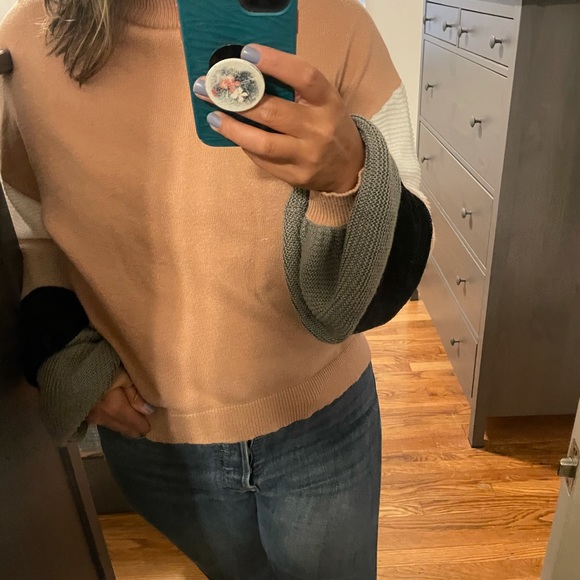 Stitch and feather sweater size large - Picture 3 of 3